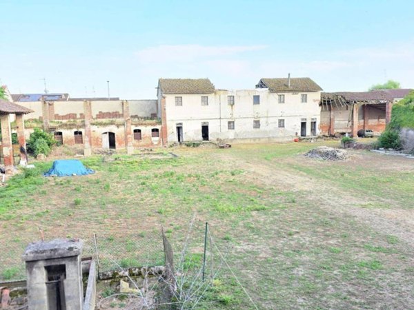 locale di sgombero in vendita a Mortara