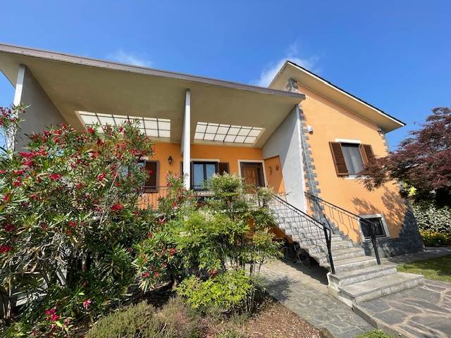casa indipendente in vendita a Mortara