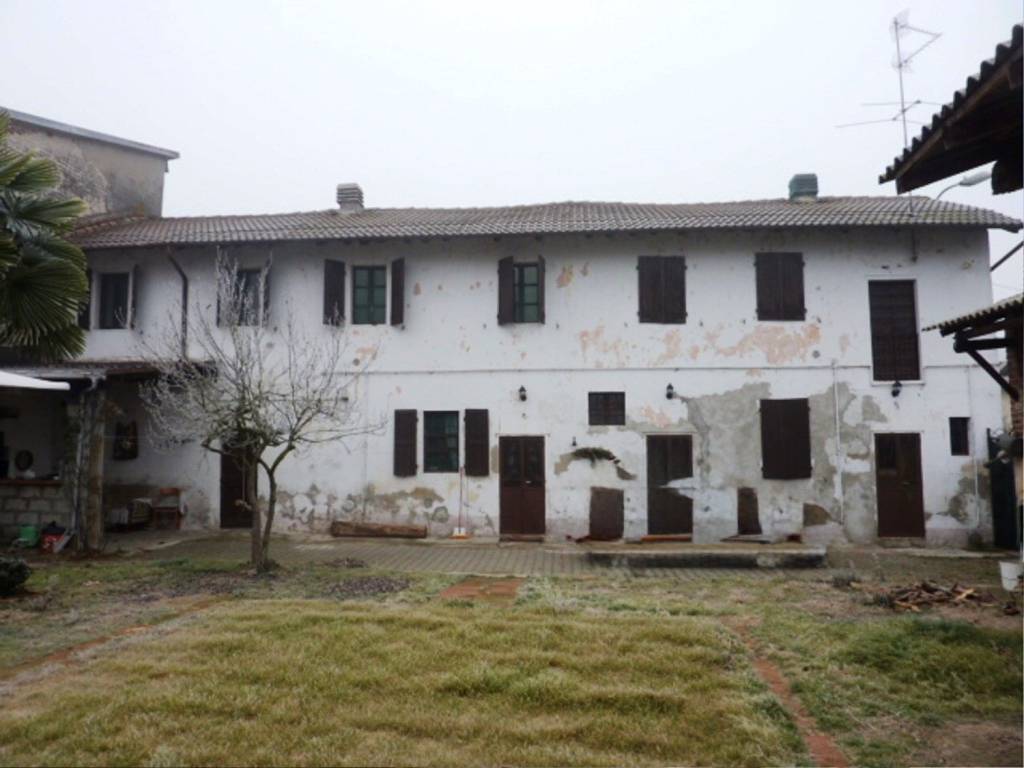 casa indipendente in vendita a Mortara