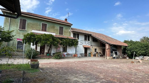 casa indipendente in vendita a Mortara