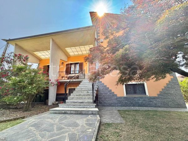 casa indipendente in vendita a Mortara