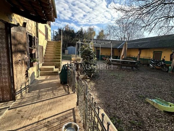 casa indipendente in vendita a Mortara in zona Casoni di Sant'Albino