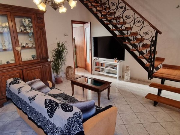 casa indipendente in vendita a Mortara