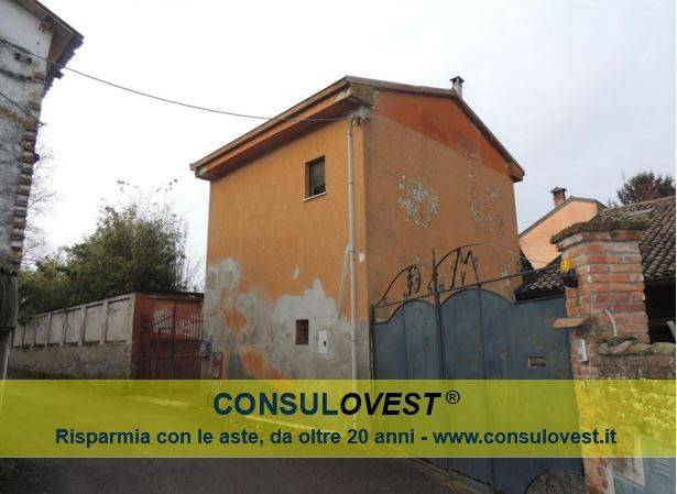 casa indipendente in vendita a Mortara in zona Molino Faenza.