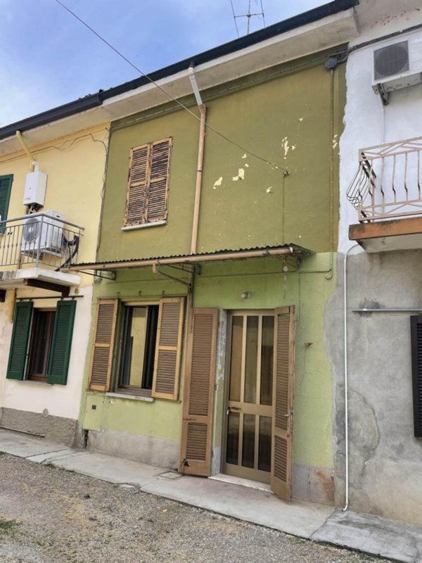 casa indipendente in vendita a Mortara