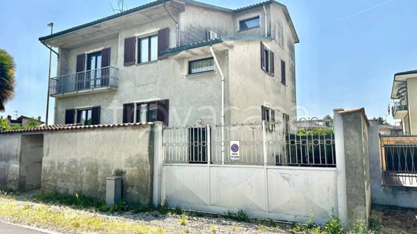 casa indipendente in vendita a Mortara