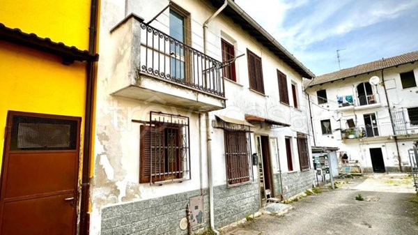 casa indipendente in vendita a Mortara