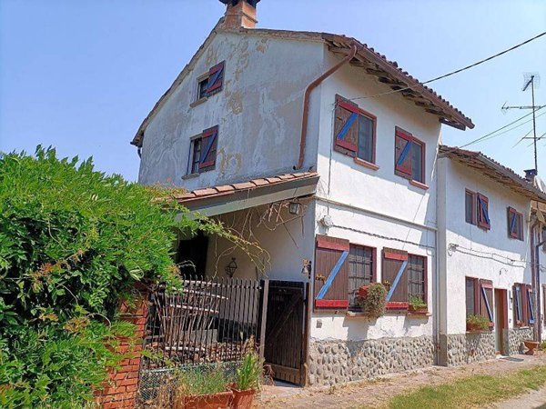 casa indipendente in vendita a Mortara