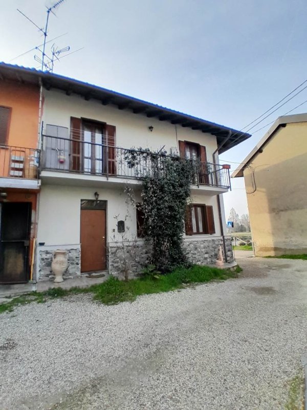 casa indipendente in vendita a Mortara