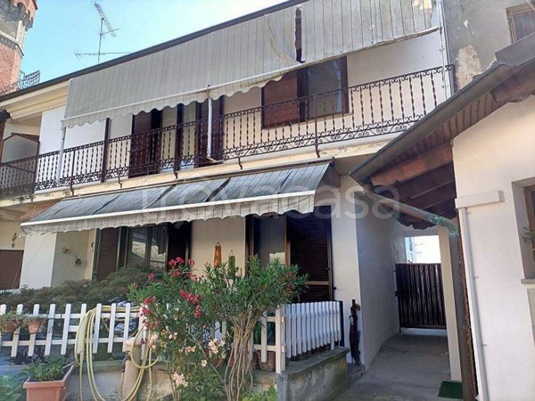 casa indipendente in vendita a Mortara