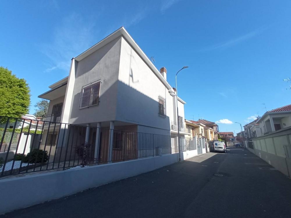 casa indipendente in vendita a Mortara