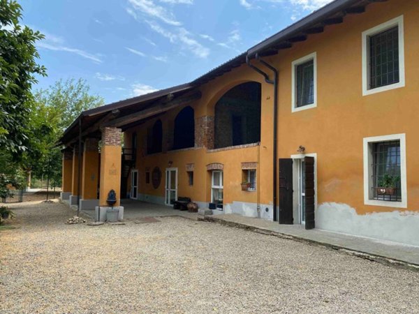 casa indipendente in vendita a Mortara