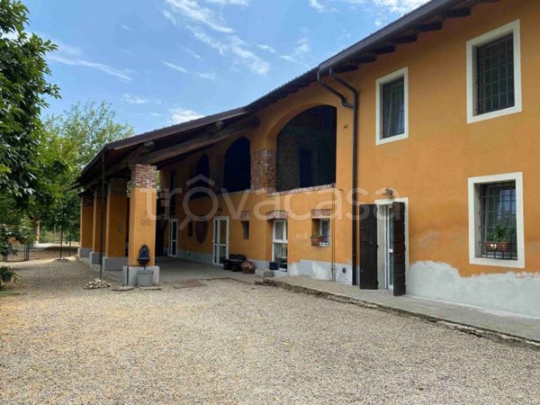 casa indipendente in vendita a Mortara