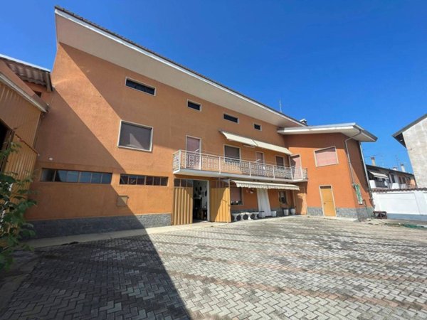 casa indipendente in vendita a Mortara