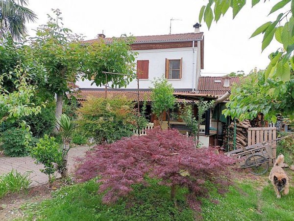 casa indipendente in vendita a Mortara