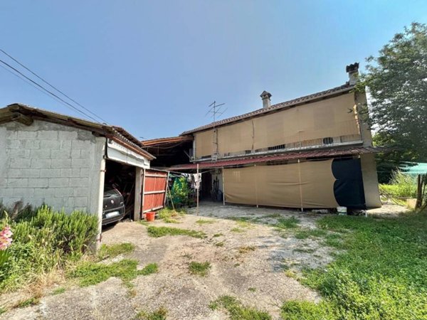 casa indipendente in vendita a Mortara