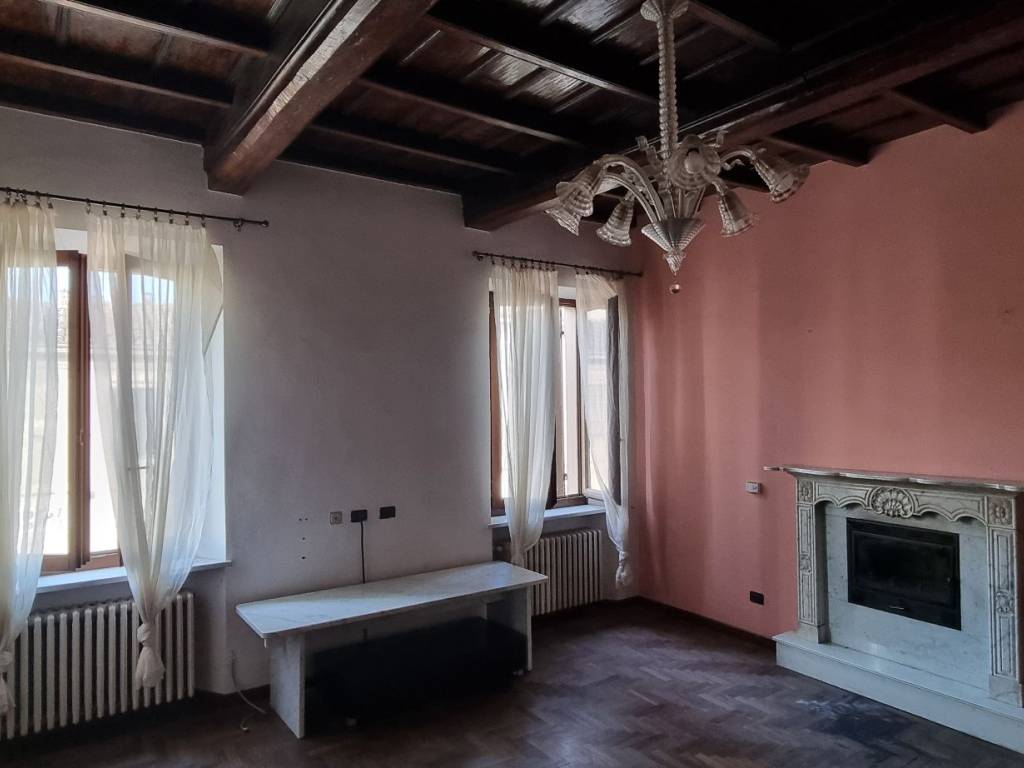 casa indipendente in vendita a Mortara