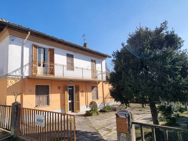casa indipendente in vendita a Mortara