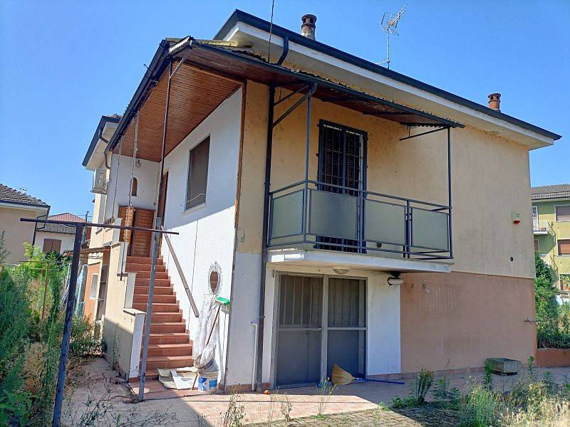 casa indipendente in vendita a Mortara