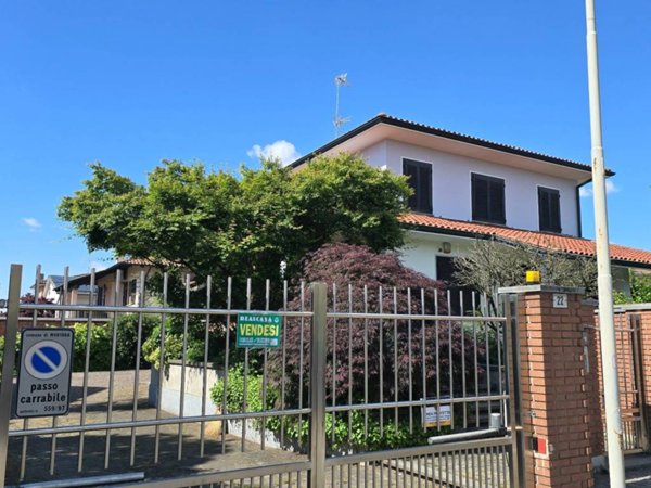 casa indipendente in vendita a Mortara