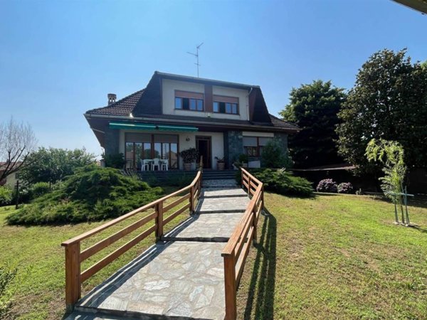 casa indipendente in vendita a Mortara