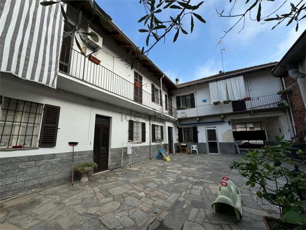 casa indipendente in vendita a Mortara