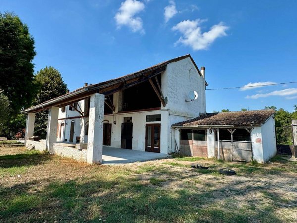 casa indipendente in vendita a Mortara