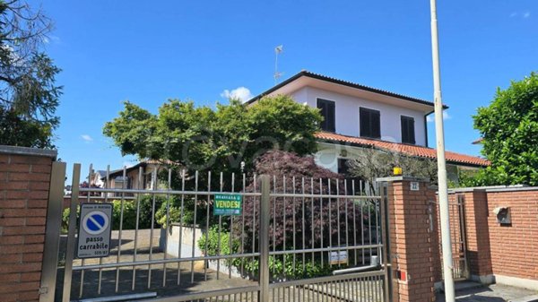 casa indipendente in vendita a Mortara