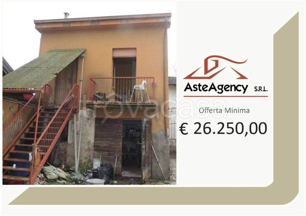 casa indipendente in vendita a Mortara in zona Molino Faenza.
