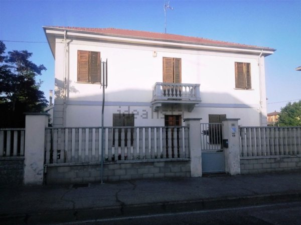 casa indipendente in vendita a Mortara