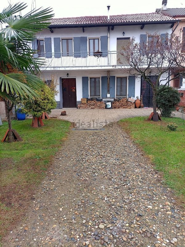 casa indipendente in vendita a Mortara