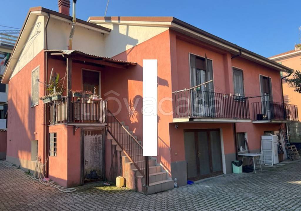 casa indipendente in vendita a Mortara