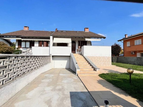 casa indipendente in vendita a Mortara