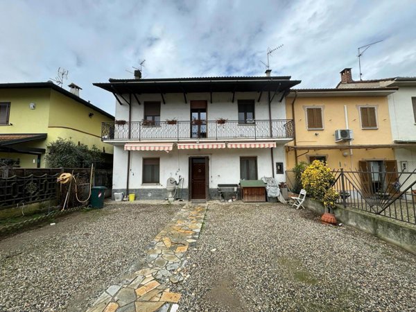 casa indipendente in vendita a Mortara