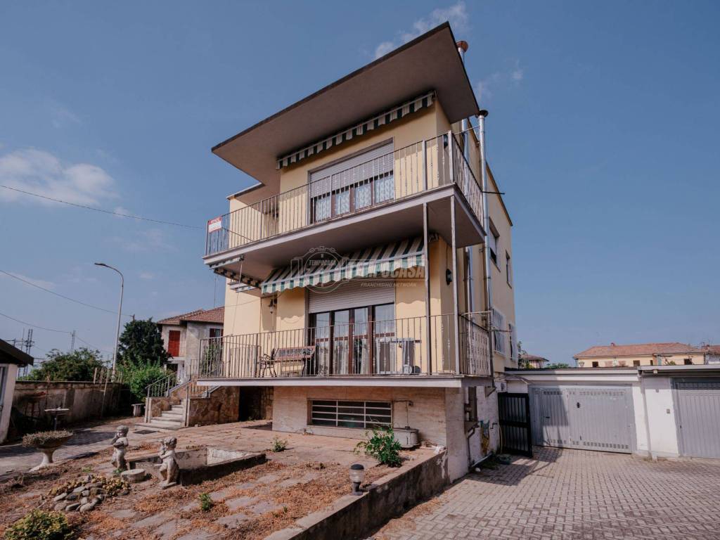 casa indipendente in vendita a Mortara