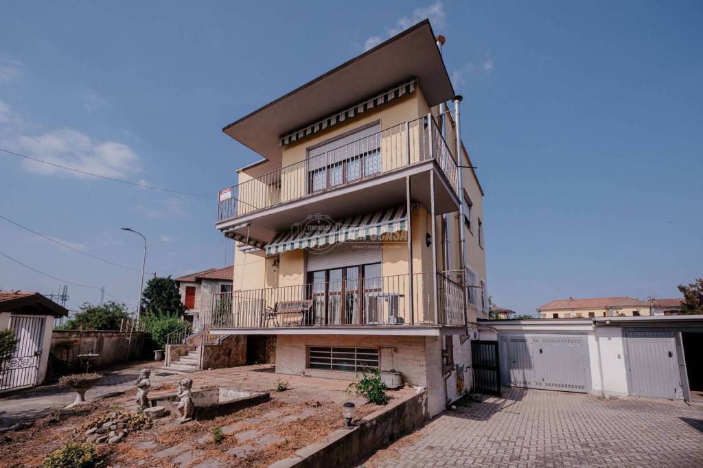 casa indipendente in vendita a Mortara