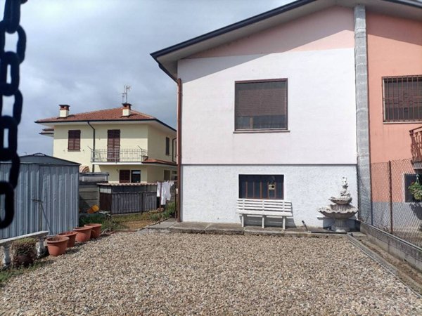 casa indipendente in vendita a Mortara