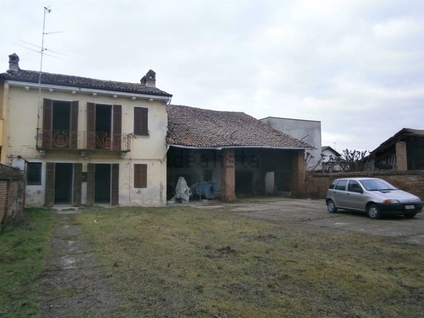 casa indipendente in vendita a Mortara