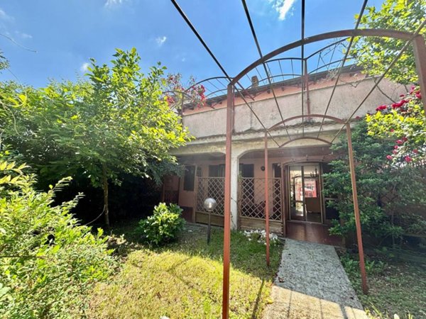 casa indipendente in vendita a Mortara