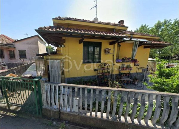 casa indipendente in vendita a Mortara