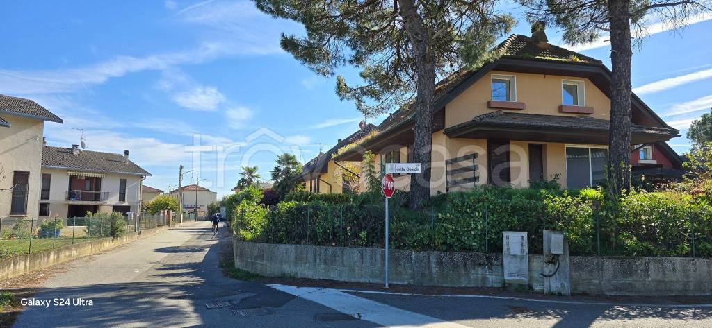 casa indipendente in vendita a Mortara