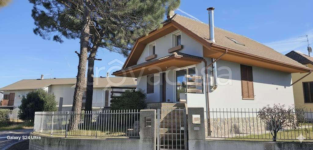 casa indipendente in vendita a Mortara