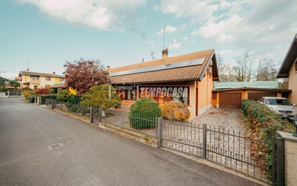 casa indipendente in vendita a Mortara