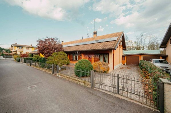 casa indipendente in vendita a Mortara