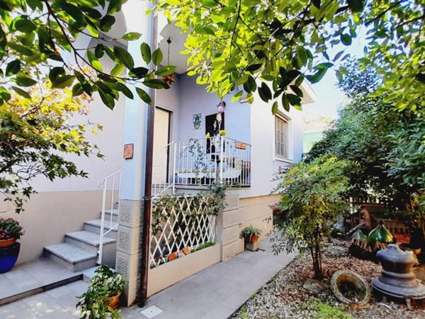 casa indipendente in vendita a Mortara