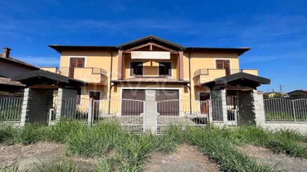 casa indipendente in vendita a Mortara