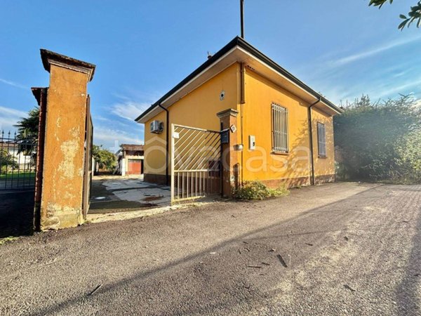 casa indipendente in vendita a Mortara