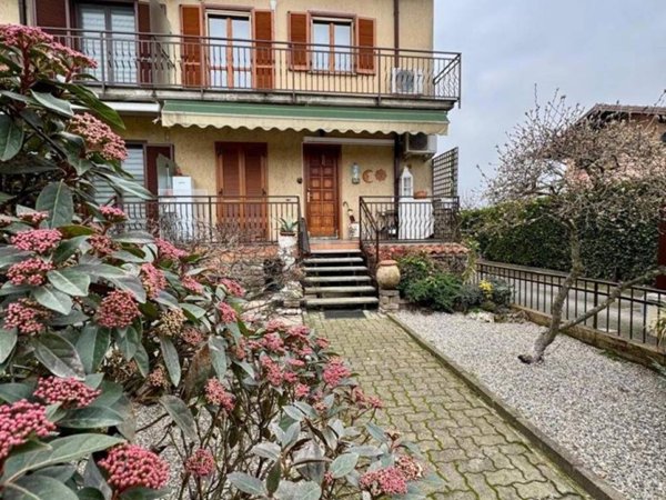 casa indipendente in vendita a Mortara