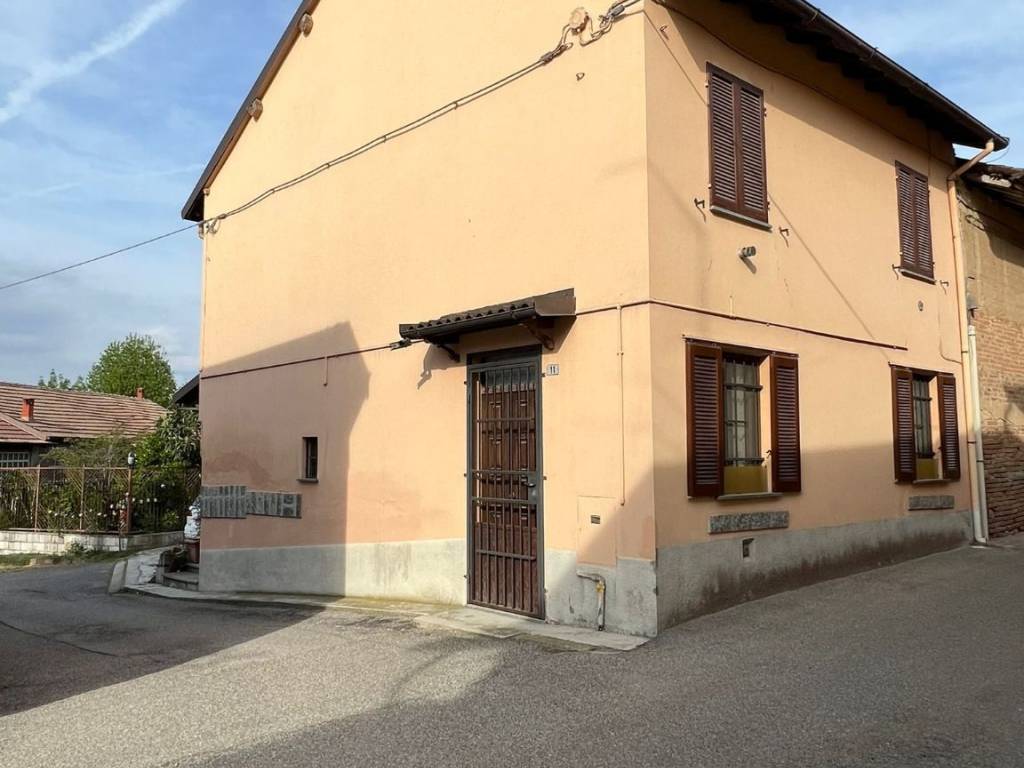 casa indipendente in vendita a Mortara