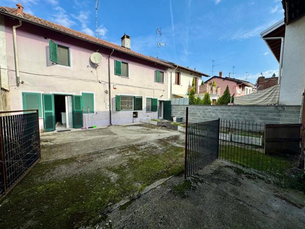 casa indipendente in vendita a Mortara
